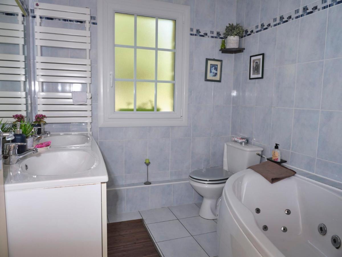 Les Roses Bed & Breakfast Santec Luaran gambar